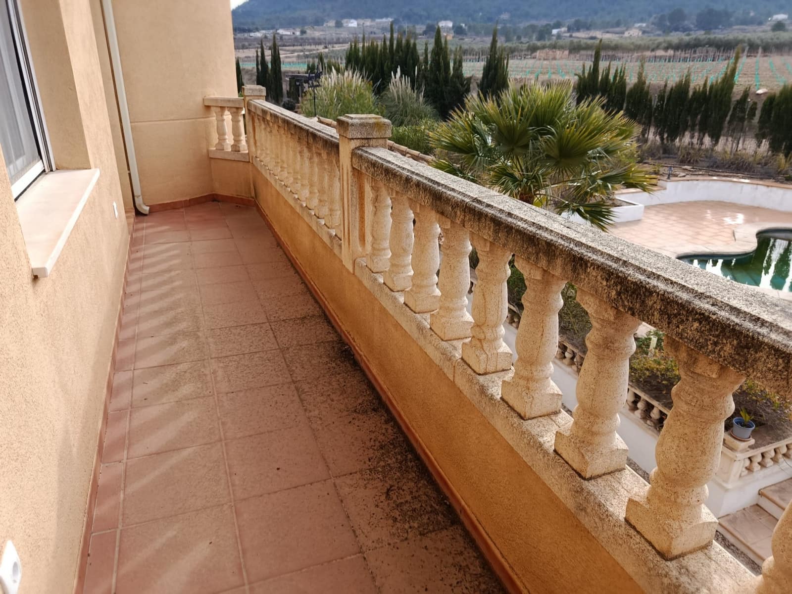 5 bedroom Villa for sale in Elda - € 450,000 (Ref: 9495144)