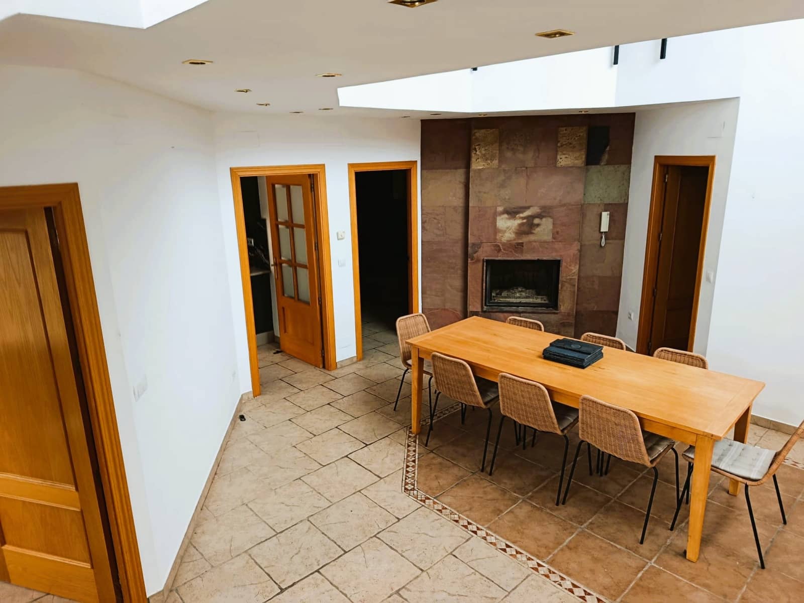 5 bedroom Villa for sale in Elda - € 450,000 (Ref: 9495144)