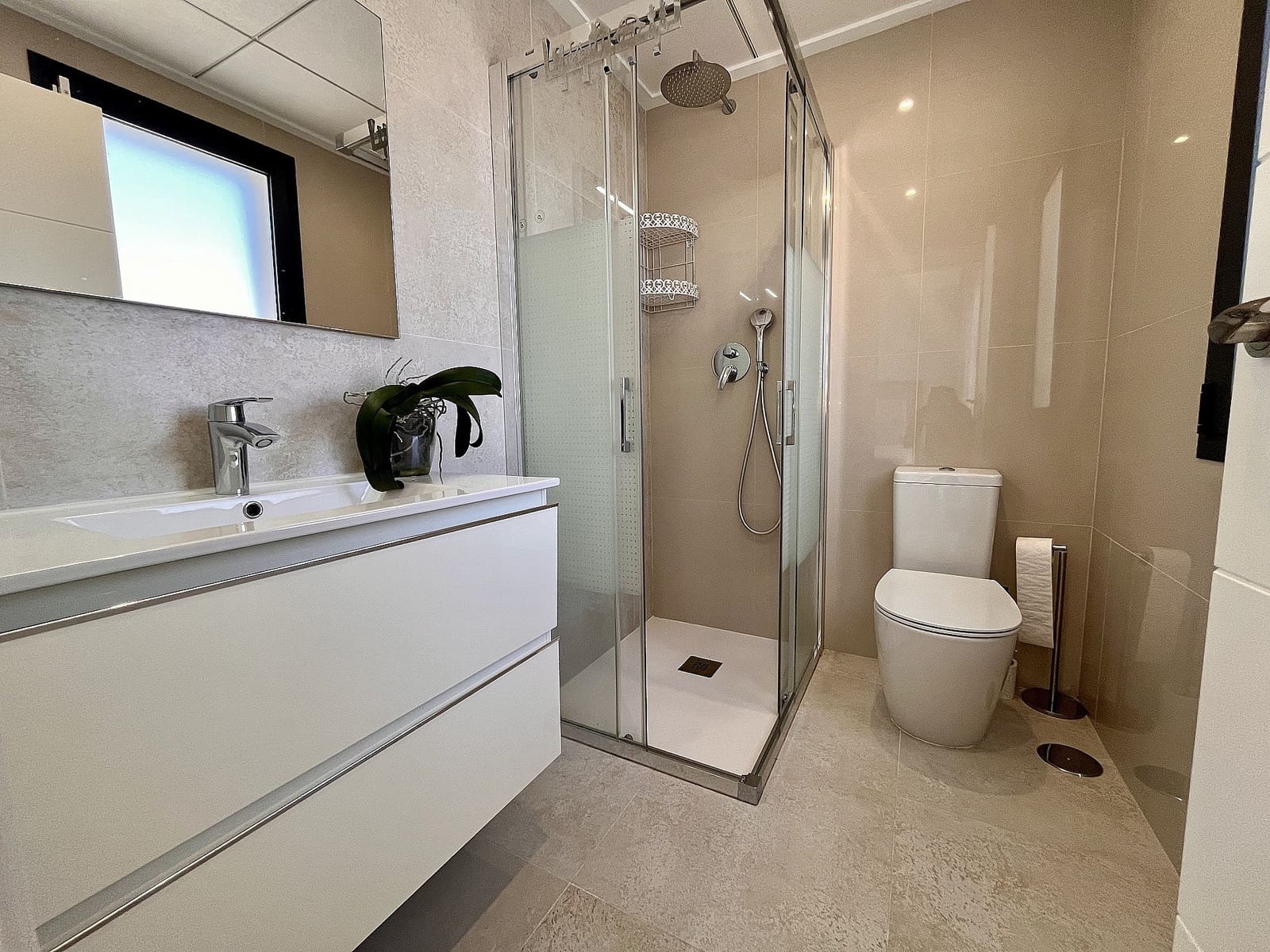 3 bedroom Townhouse for sale in Villamartin with pool - € 350,000 (Ref: 9495211)