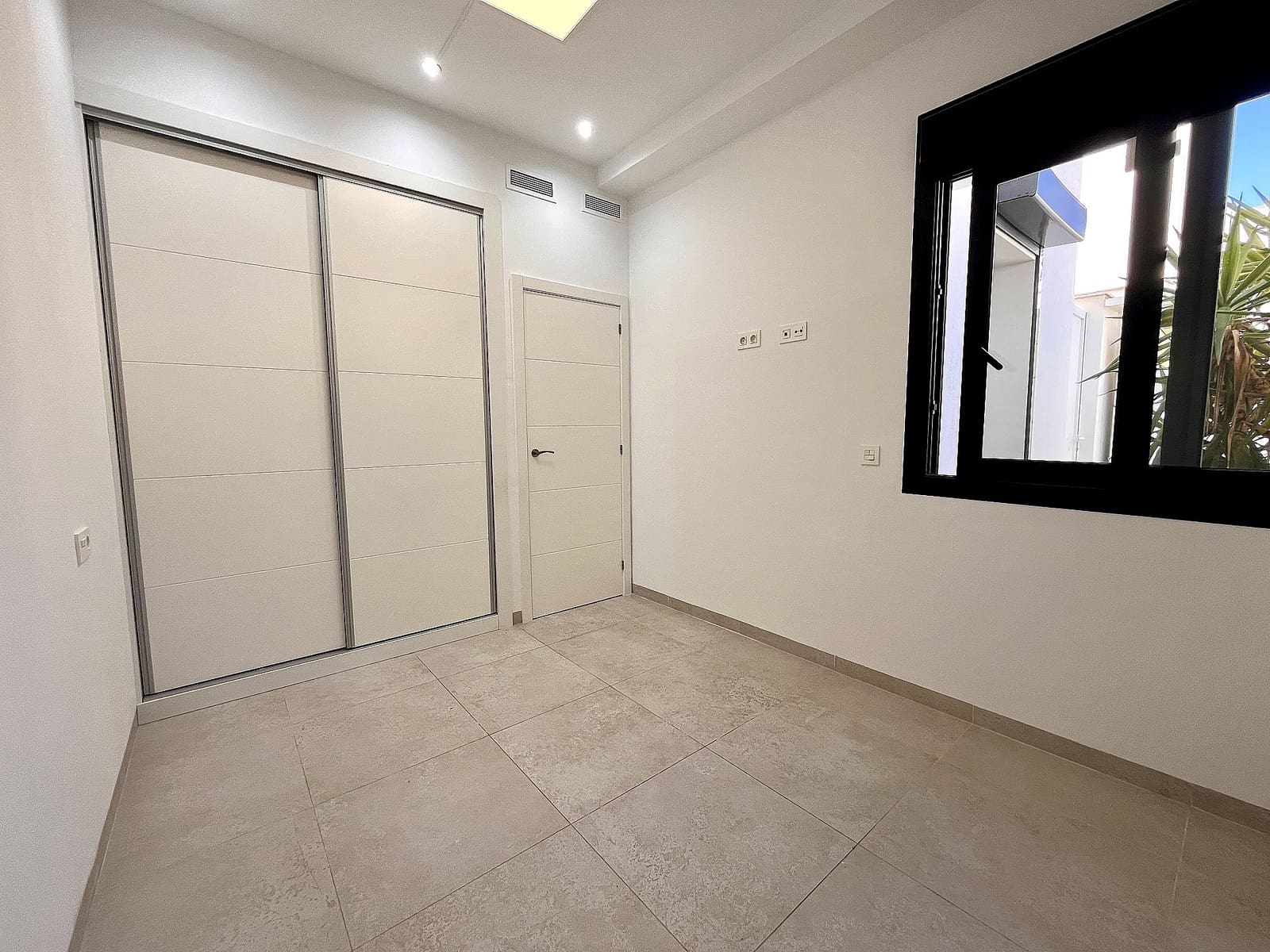 3 bedroom Townhouse for sale in Villamartin with pool - € 350,000 (Ref: 9495211)