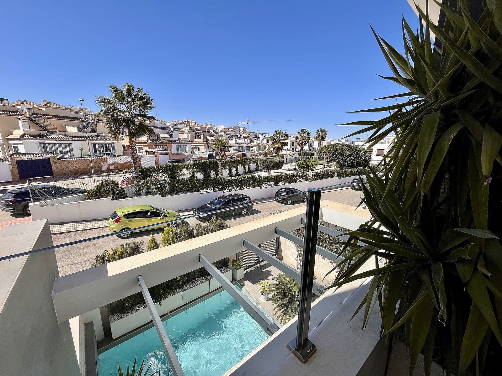 3 bedroom Townhouse for sale in Villamartin with pool - € 350,000 (Ref: 9495211)