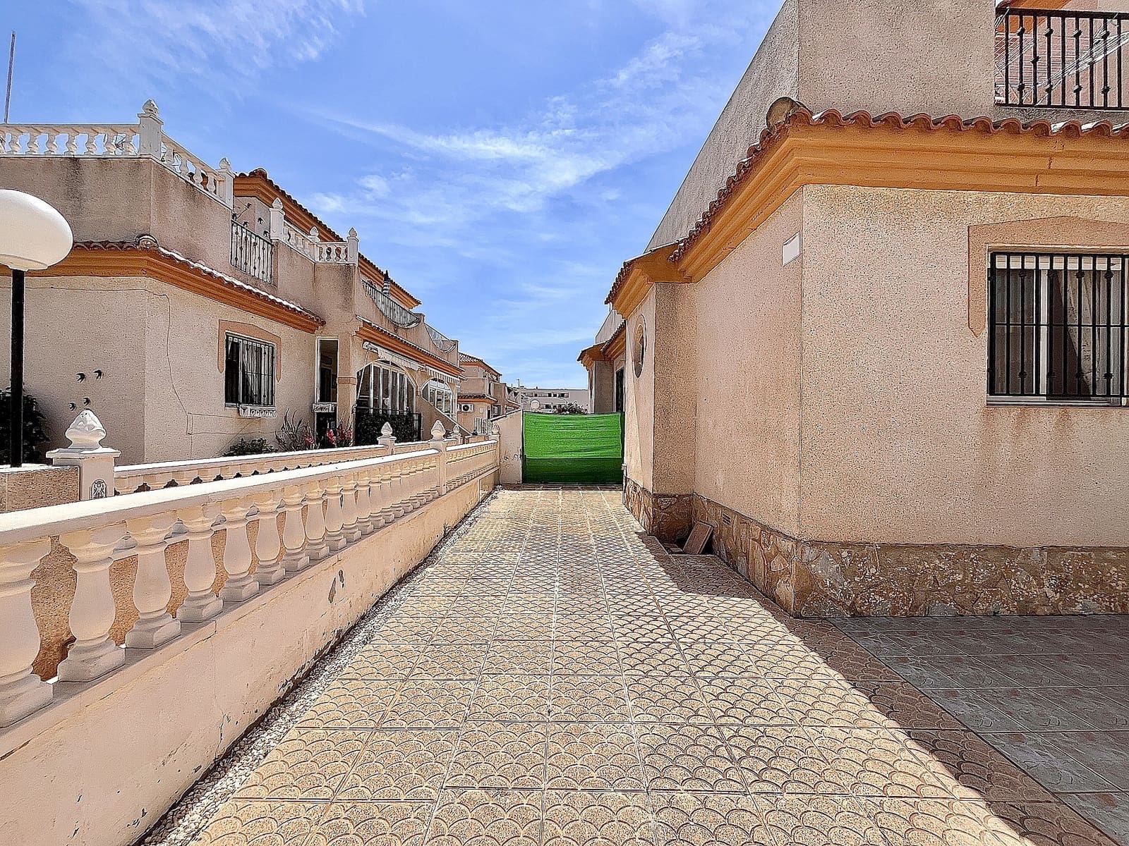 3 sypialnia Dom na sprzedaż w Playa Flamenca z basenem - 210 000 € (Ref: 9495220)