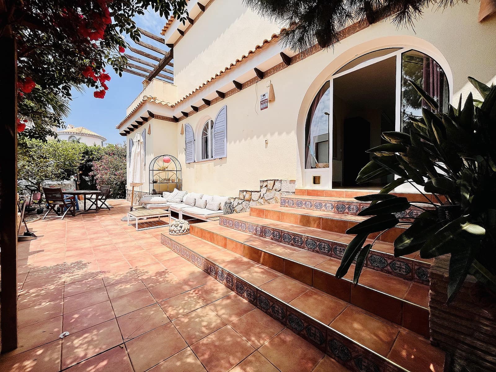 5 bedroom Villa for sale in La Zenia with pool - € 795,000 (Ref: 9495222)