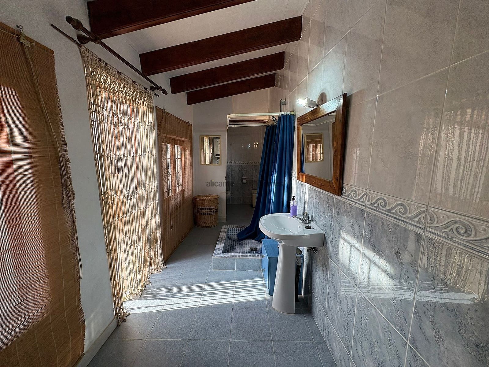 5 slaapkamer Halfvrijstaande villa te koop in Pinoso met zwembad garage - € 339.995 (Ref: 9495248)