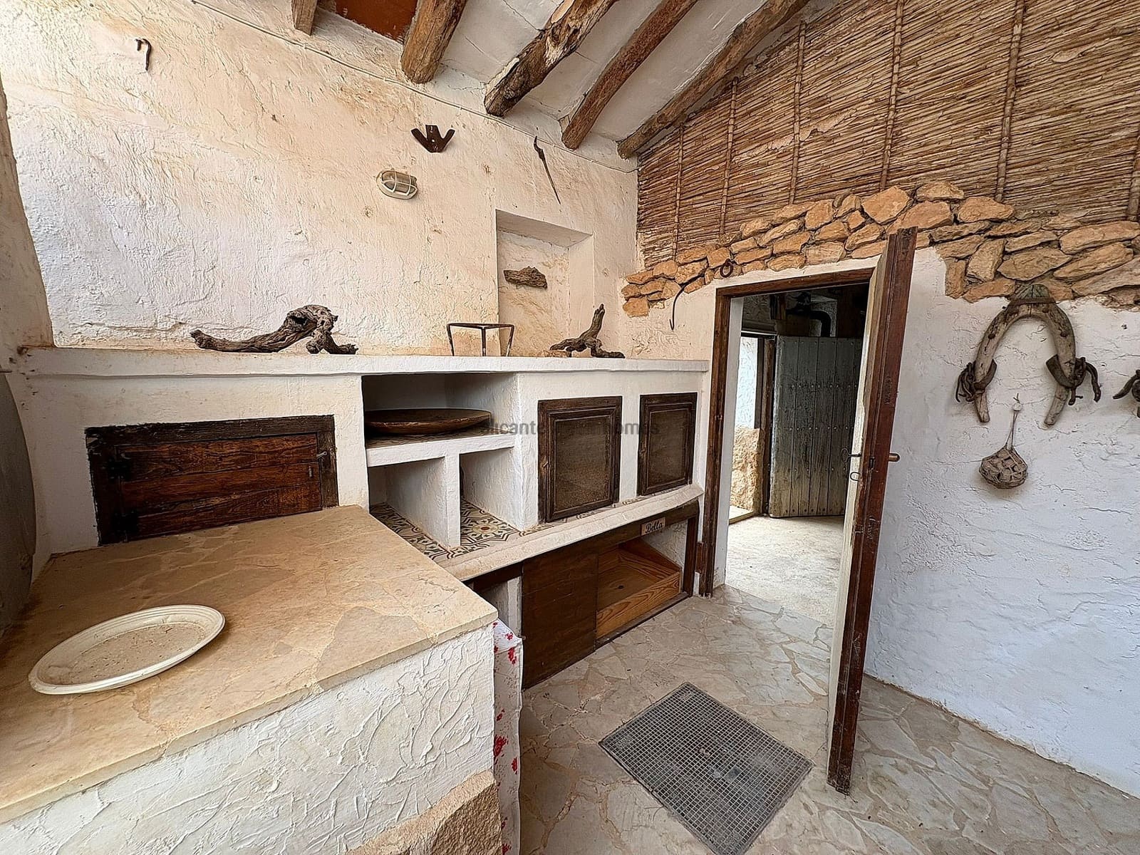 5 slaapkamer Halfvrijstaande villa te koop in Pinoso met zwembad garage - € 339.995 (Ref: 9495248)