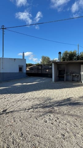 4 soveværelse Finca/Landehus til salg i La Romana med swimmingpool - € 240.000 (Ref: 9495249)