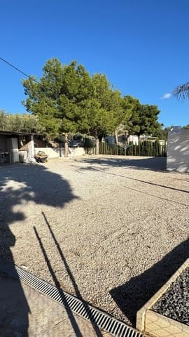 4 soveværelse Finca/Landehus til salg i La Romana med swimmingpool - € 240.000 (Ref: 9495249)