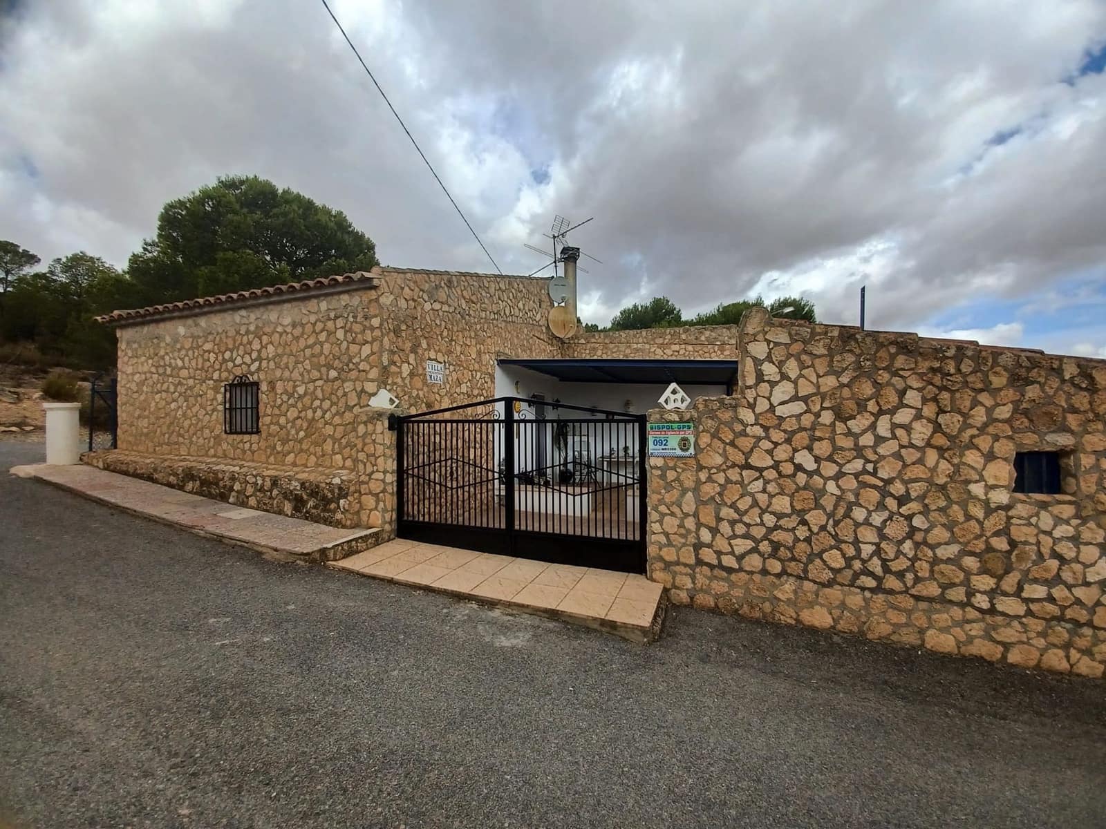 3 bedroom Finca/Country House for sale in Yecla with pool garage - € 199,995 (Ref: 9495250)
