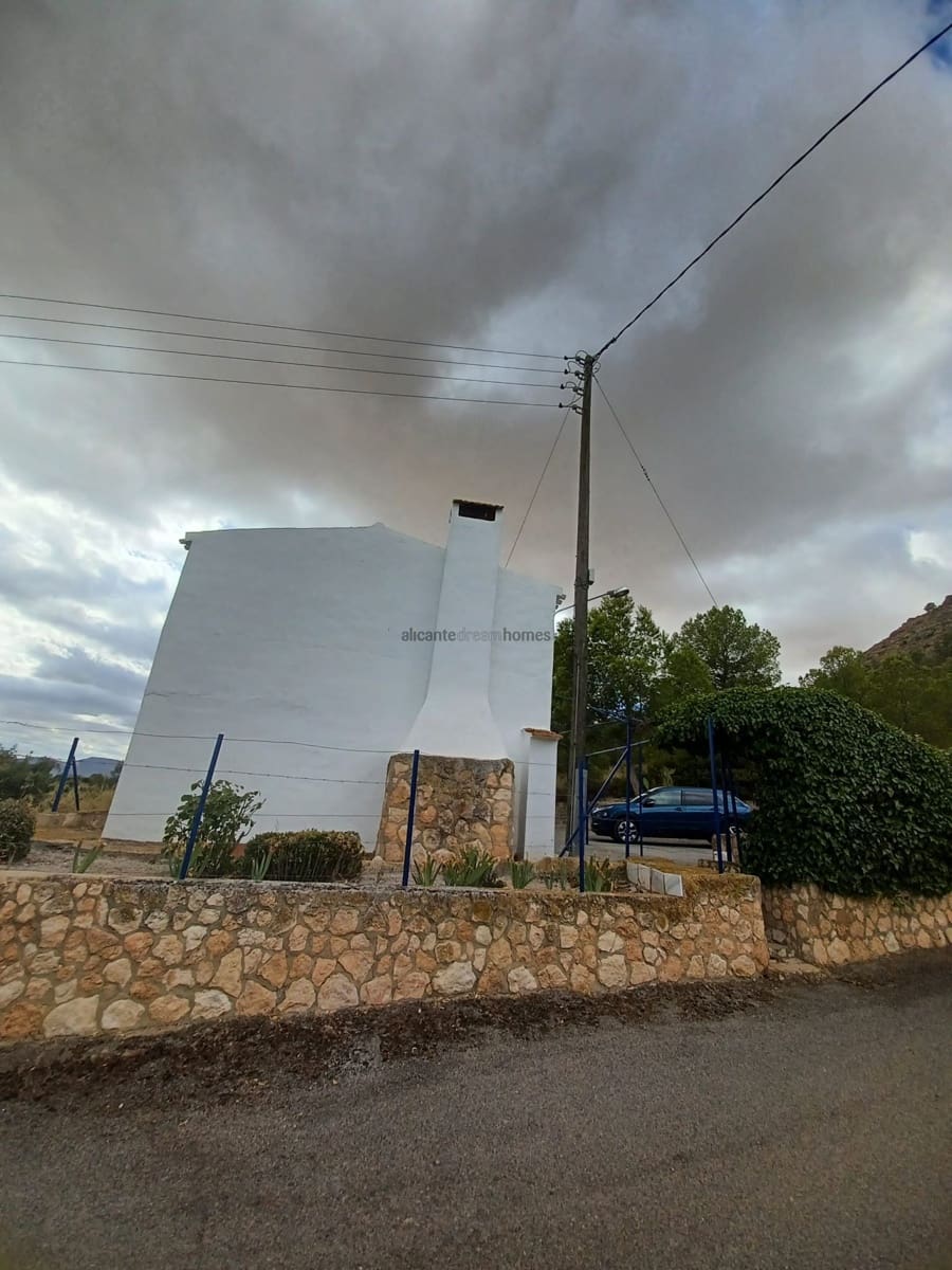 Finca/Casa Rural de 3 habitaciones en Yecla en venta con piscina garaje - 199.995 € (Ref: 9495250)