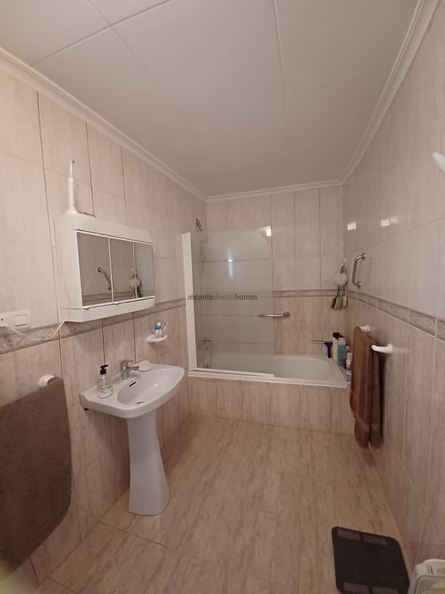 Finca/Casa Rural de 3 habitaciones en Yecla en venta con piscina garaje - 199.995 € (Ref: 9495250)