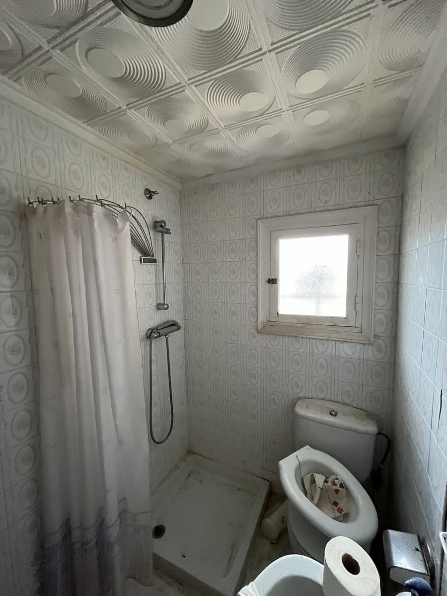 8 bedroom Finca/Country House for sale in Hondon de las Nieves - € 156,000 (Ref: 9498034)