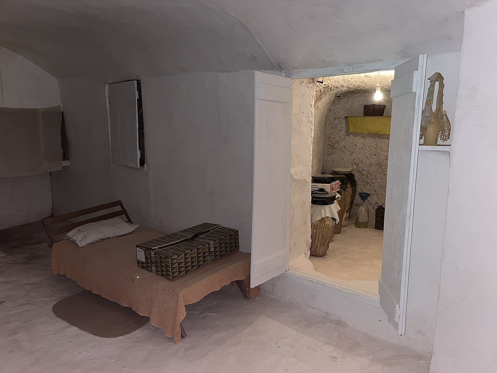 8 bedroom Finca/Country House for sale in Hondon de las Nieves - € 156,000 (Ref: 9498034)