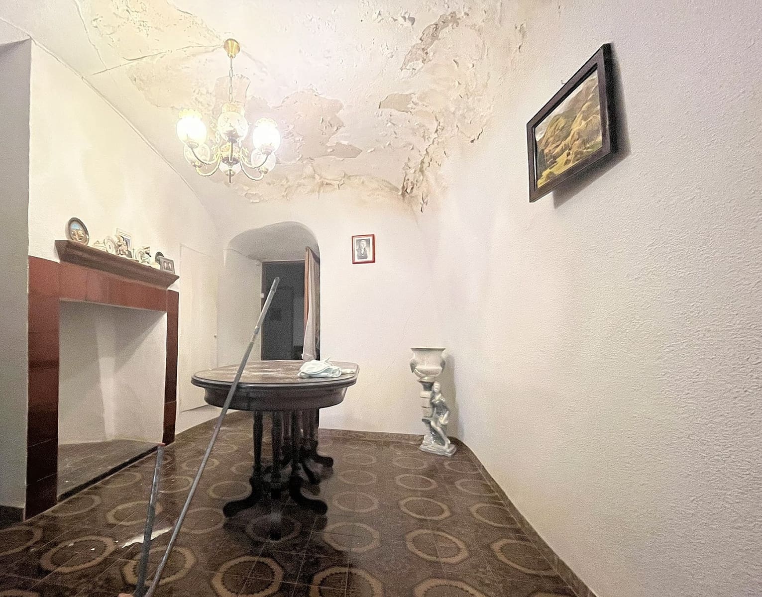 8 bedroom Finca/Country House for sale in Hondon de las Nieves - € 156,000 (Ref: 9498034)