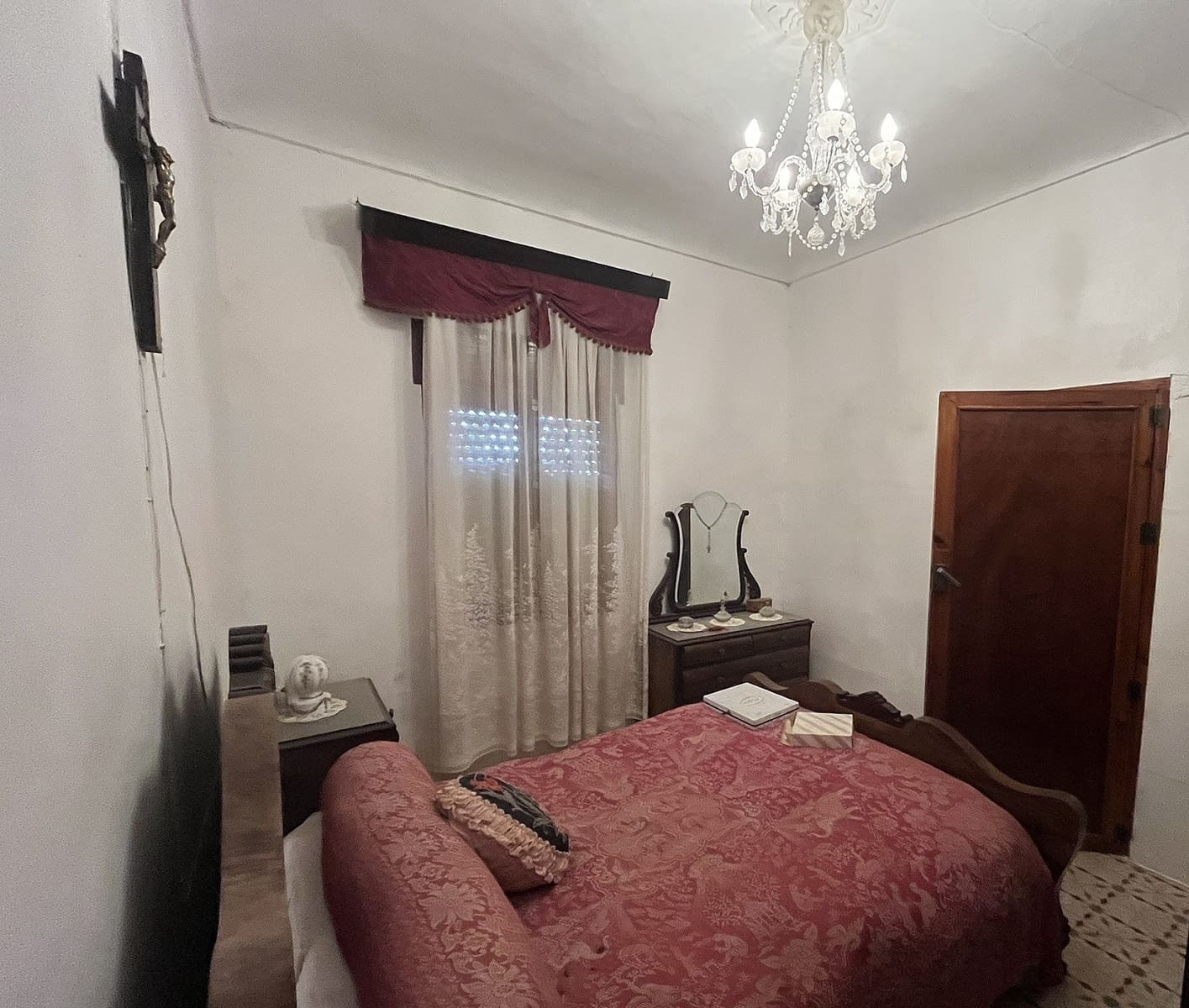 8 bedroom Finca/Country House for sale in Hondon de las Nieves - € 156,000 (Ref: 9498034)