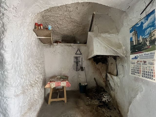 8 slaapkamer Finca/Landhuis te koop in Hondón de las Nieves - € 156.000 (Ref: 9498034)