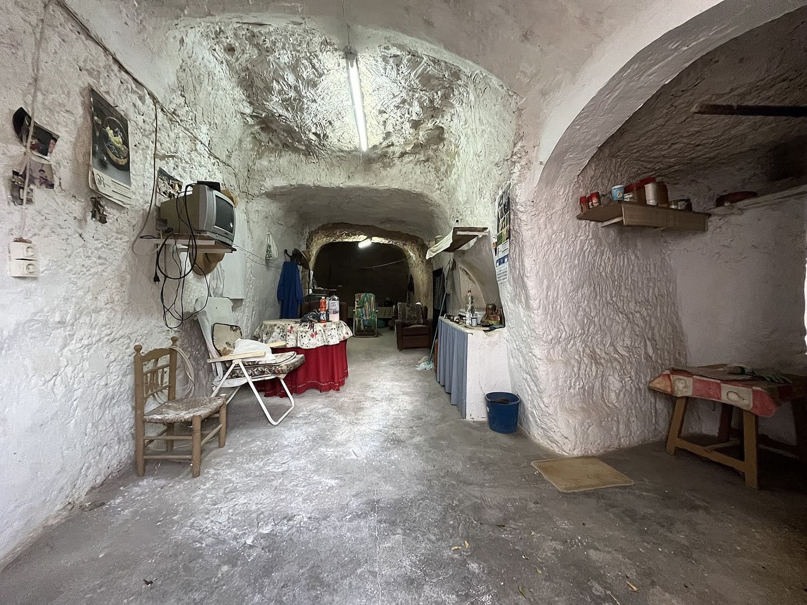 8 bedroom Finca/Country House for sale in Hondon de las Nieves - € 156,000 (Ref: 9498034)