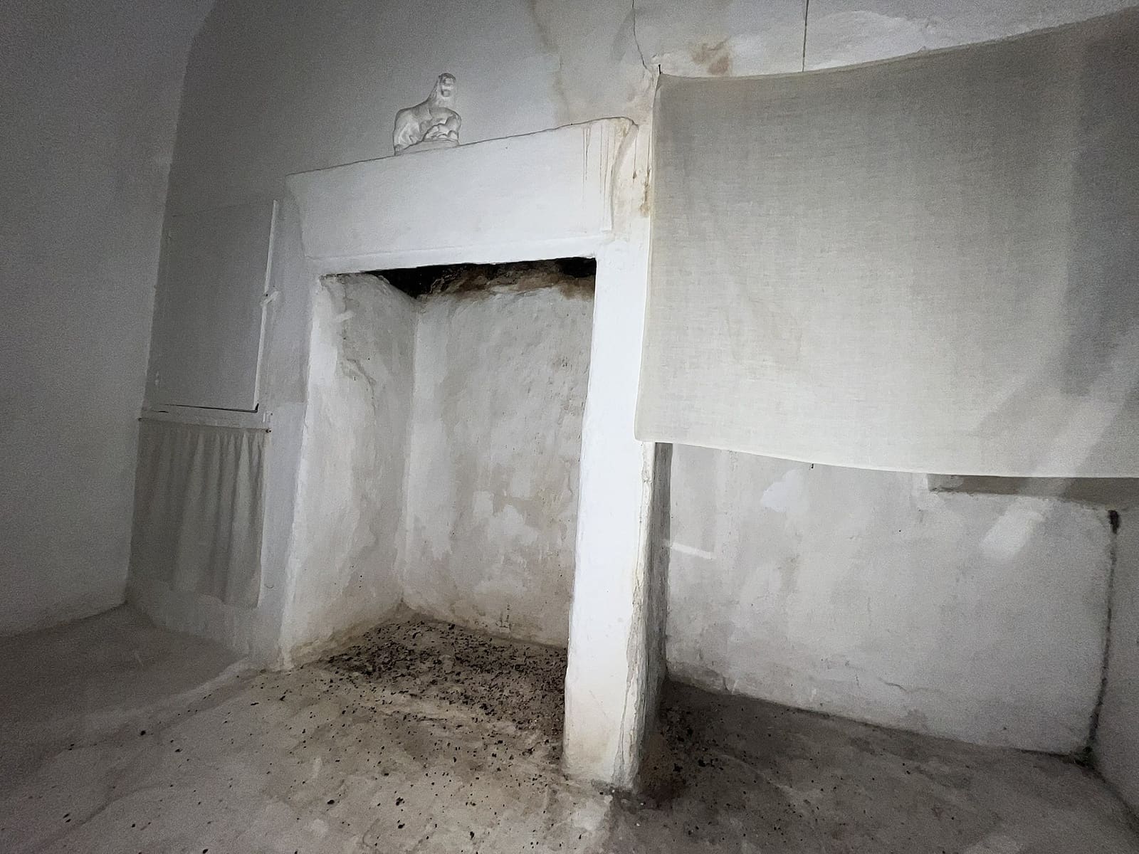 8 bedroom Finca/Country House for sale in Hondon de las Nieves - € 156,000 (Ref: 9498034)