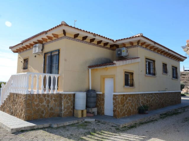 3 bedroom Villa for sale in Abanilla with pool - € 349,000 (Ref: 9499629)