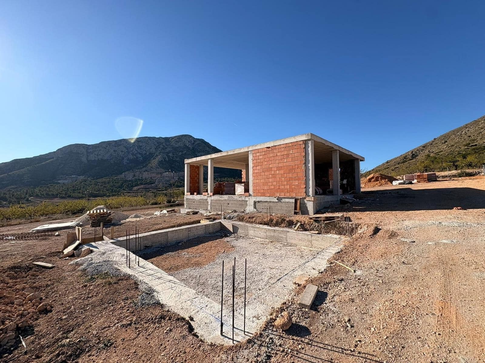 3 soveværelse Villa til salg i El Canton med swimmingpool garage - € 385.000 (Ref: 9508244)