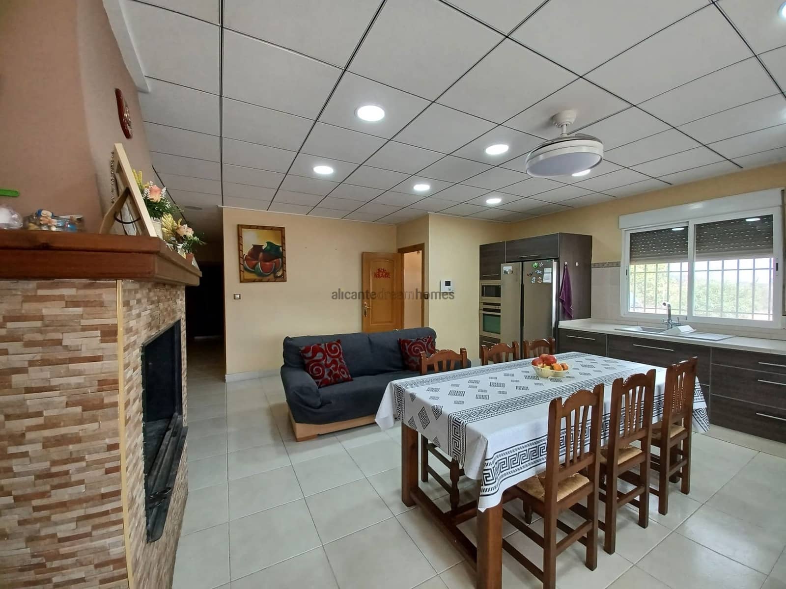 4 bedroom Finca/Country House for sale in Monovar / Monover with pool - € 225,000 (Ref: 9511973)