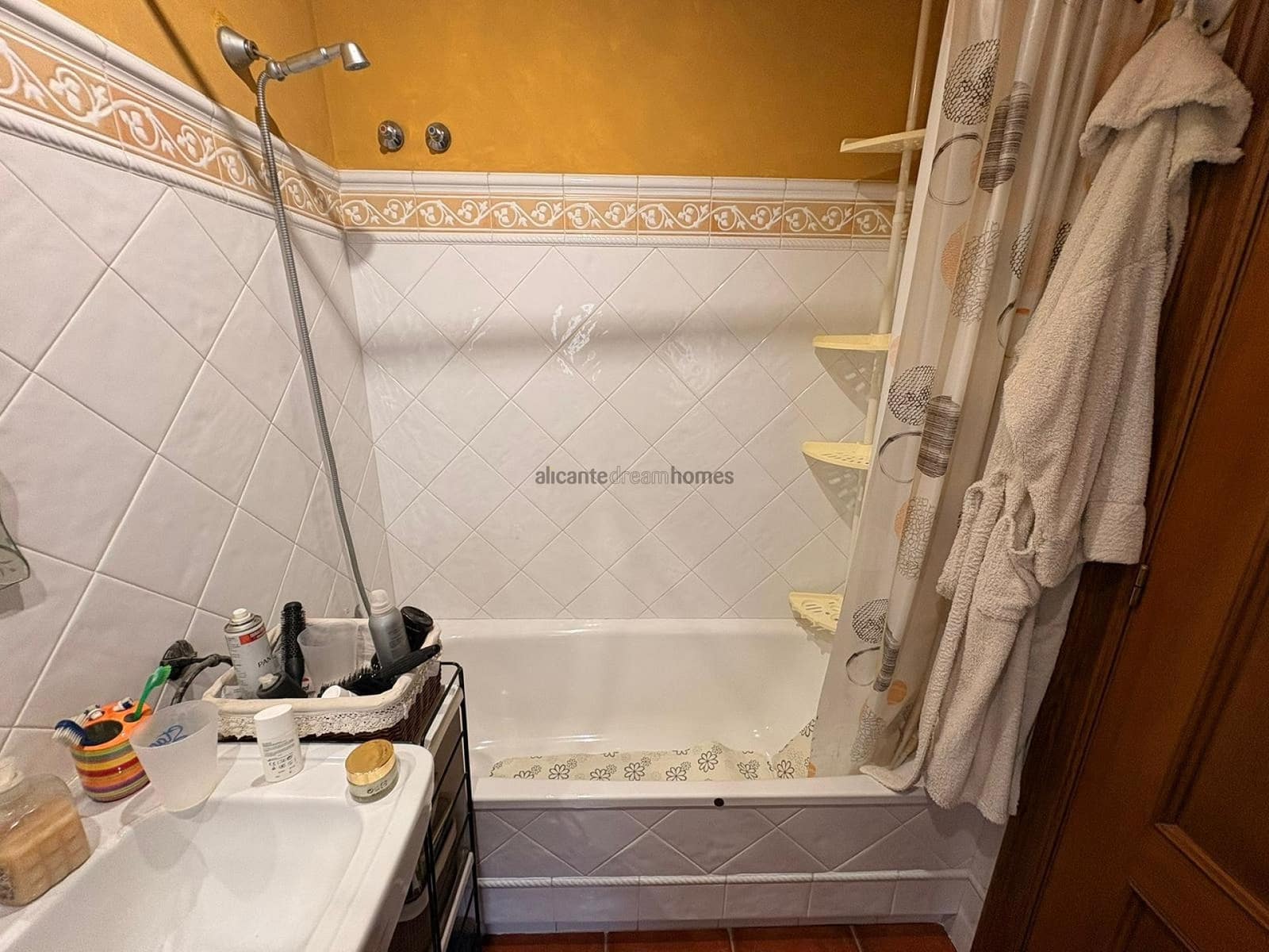 3 soveværelse Semi-Rækkehus til salg i Elda - € 280.000 (Ref: 9526064)