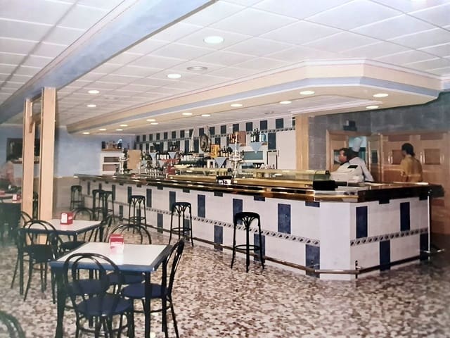 Commercial for sale in Salinas - € 499,000 (Ref: 9529392)