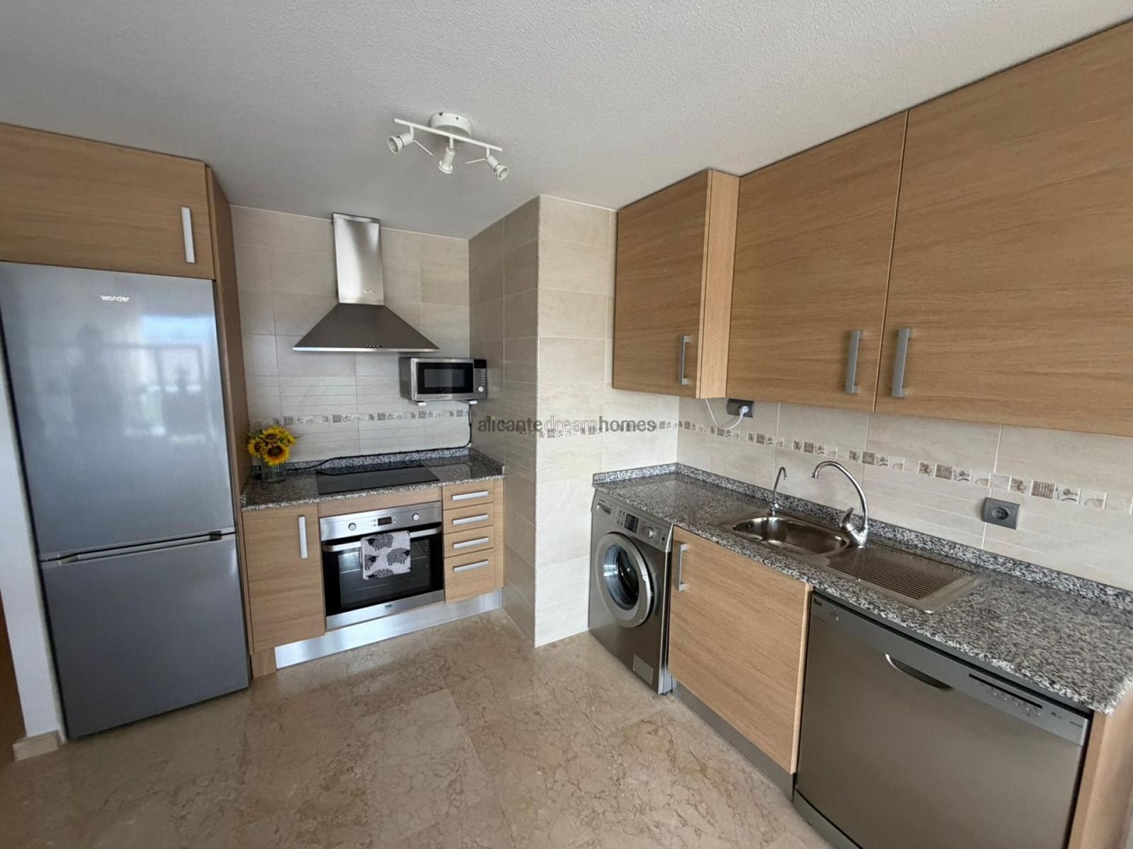 2 soveværelse Lejlighed til salg i Pinoso - € 79.995 (Ref: 9535590)