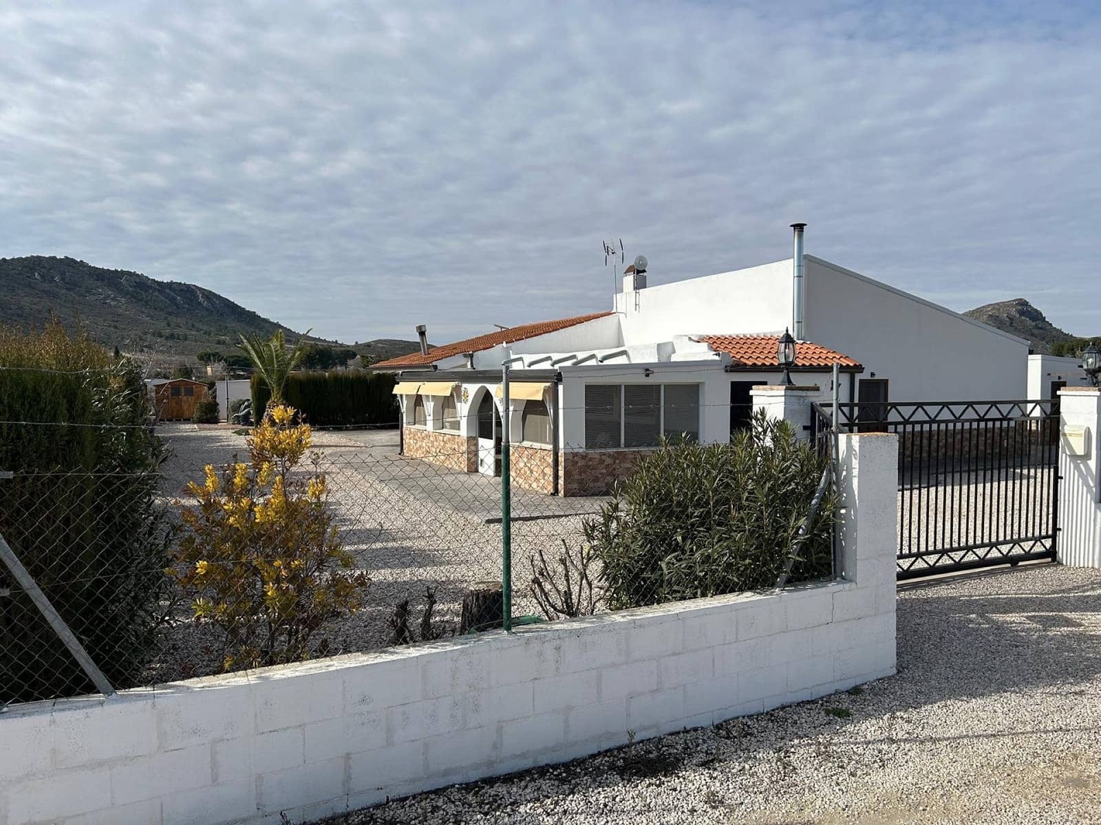 5 bedroom Villa for sale in Villena - € 330,000 (Ref: 9535591)