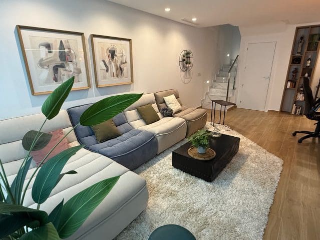 4 bedroom Villa for sale in Rojales with pool - € 549,500 (Ref: 9537187)