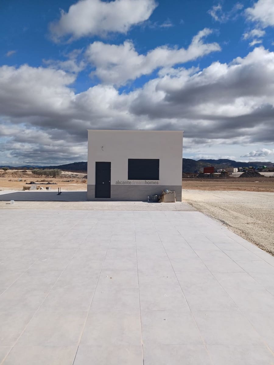 3 slaapkamer Villa te koop in Pinoso met zwembad - € 329.000 (Ref: 9542985)