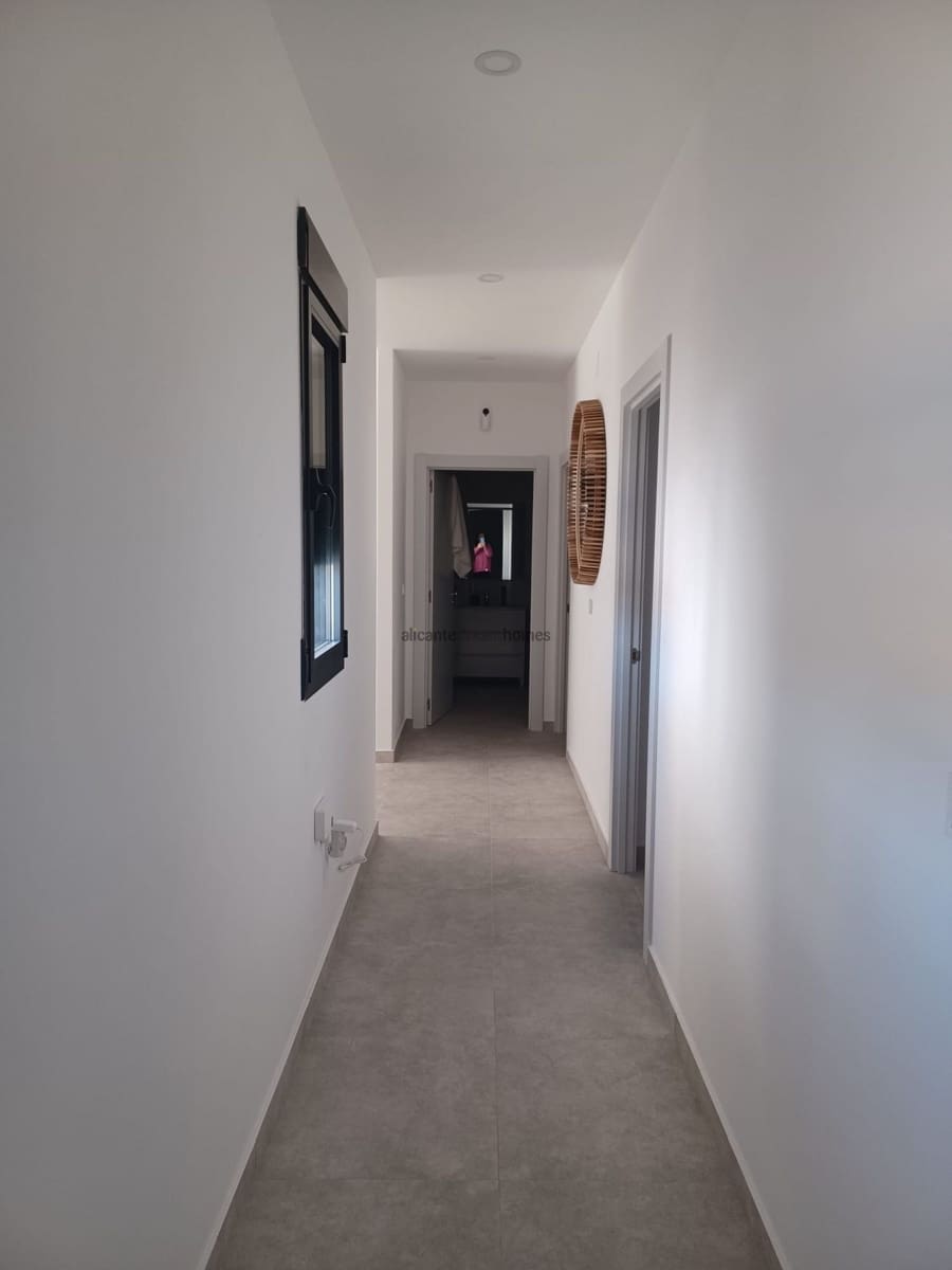 3 slaapkamer Villa te koop in Pinoso met zwembad - € 329.000 (Ref: 9542985)