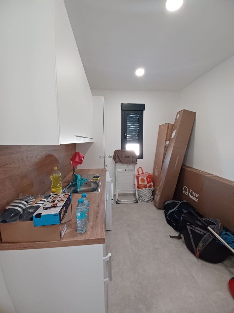 3 slaapkamer Villa te koop in Pinoso met zwembad - € 329.000 (Ref: 9542985)