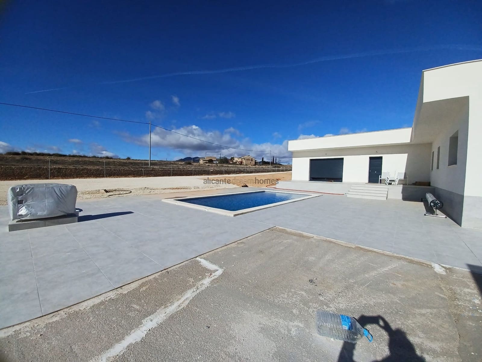 3 slaapkamer Villa te koop in Pinoso met zwembad - € 329.000 (Ref: 9542985)