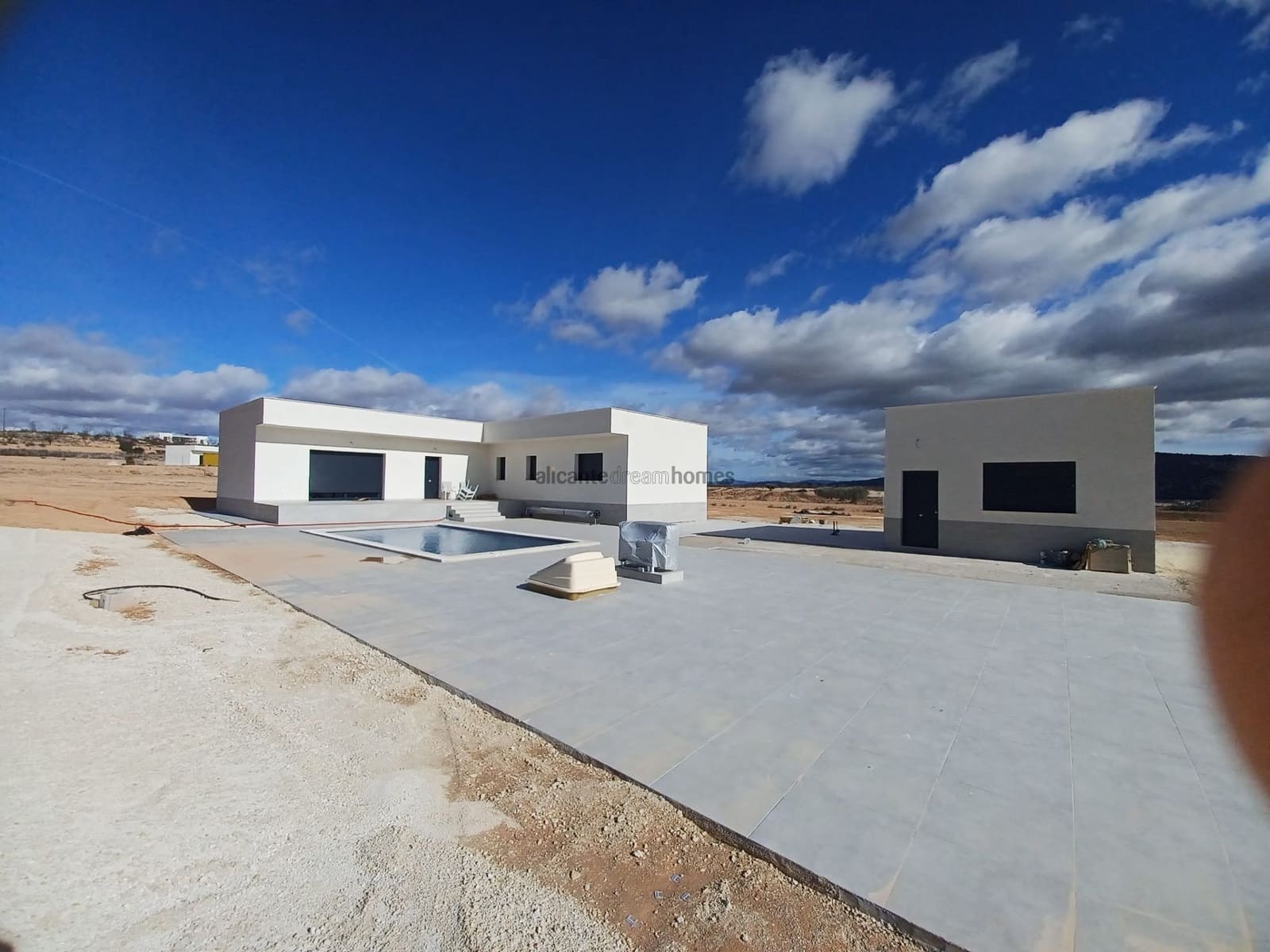 3 slaapkamer Villa te koop in Pinoso met zwembad - € 329.000 (Ref: 9542985)