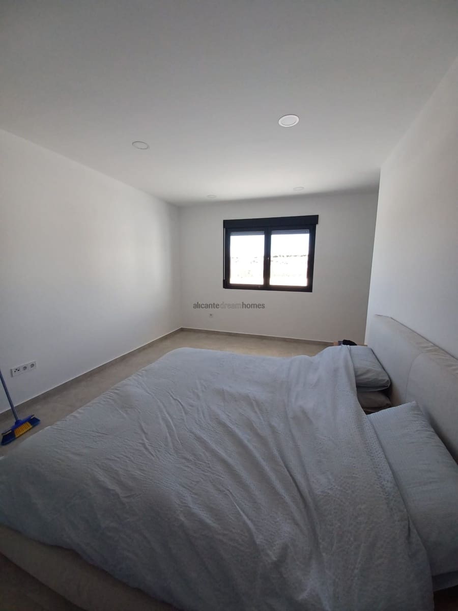 3 slaapkamer Villa te koop in Pinoso met zwembad - € 329.000 (Ref: 9542985)