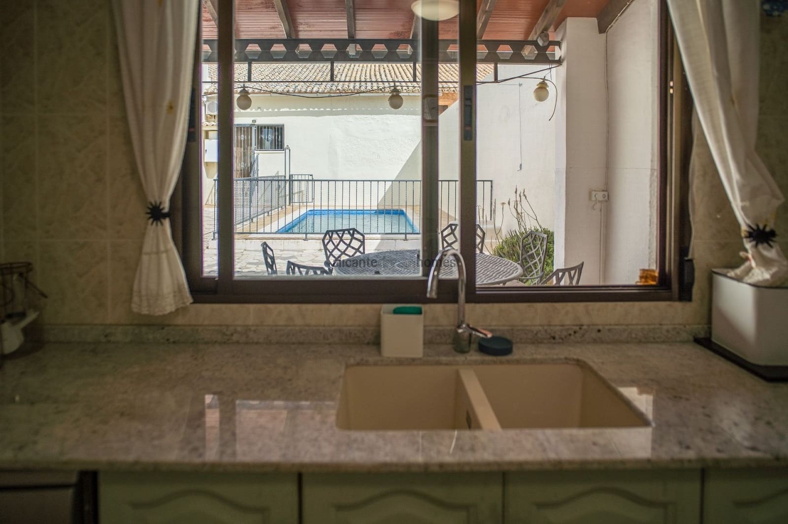 5 chambre Finca/Maison de Campagne à vendre à Pinoso avec piscine garage - 349 950 € (Ref: 9542986)