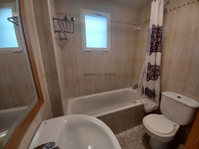 3 makuuhuone Huoneisto myytävänä paikassa Pinoso mukana 
autotalli - 95 995 € (Ref: 9547515)