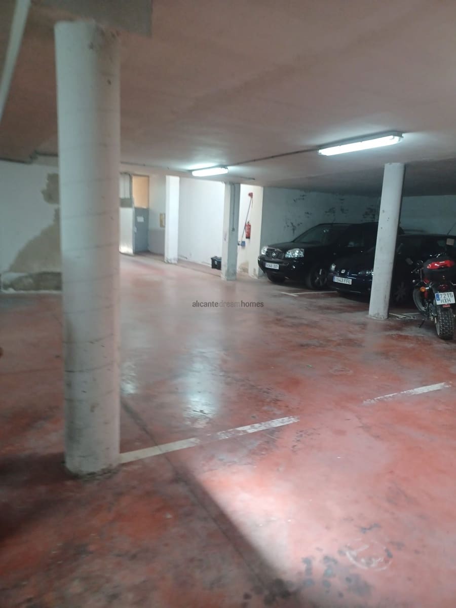 3 makuuhuone Huoneisto myytävänä paikassa Pinoso mukana 
autotalli - 95 995 € (Ref: 9547515)