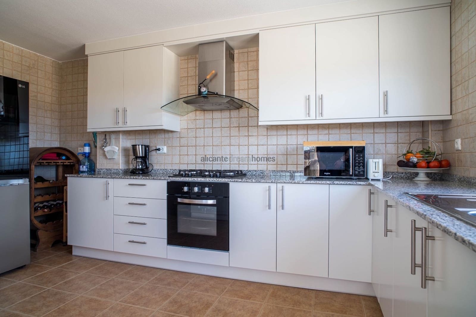 3 bedroom Villa for sale in Rodriguillo with pool - € 395,000 (Ref: 9547517)