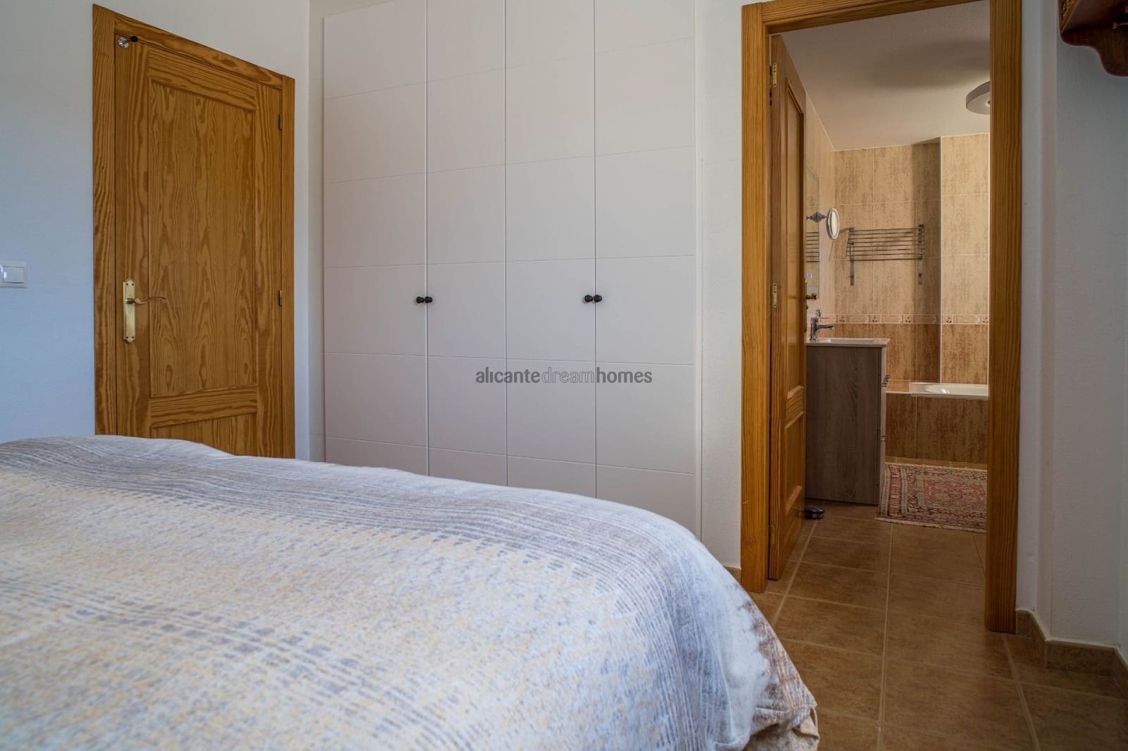 3 bedroom Villa for sale in Rodriguillo with pool - € 395,000 (Ref: 9547517)