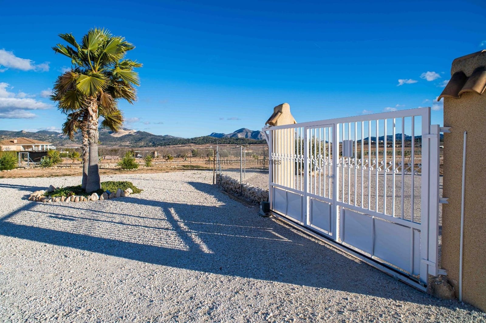 3 bedroom Villa for sale in Rodriguillo with pool - € 395,000 (Ref: 9547517)