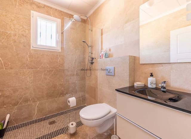 5 camera da letto Villa in vendita in La Romana con piscina - 405.000 € (Rif: 9554526)