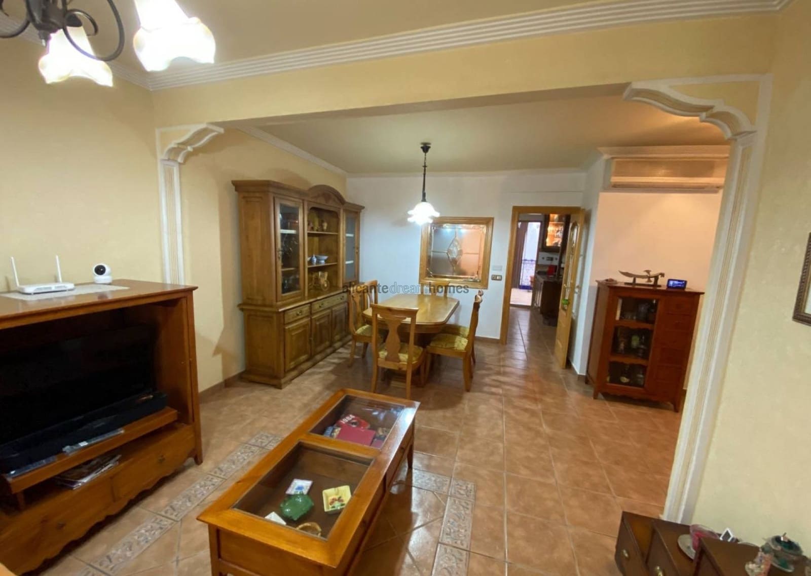 5 soveværelse Byhus til salg i Sax med garage - € 175.000 (Ref: 9554528)