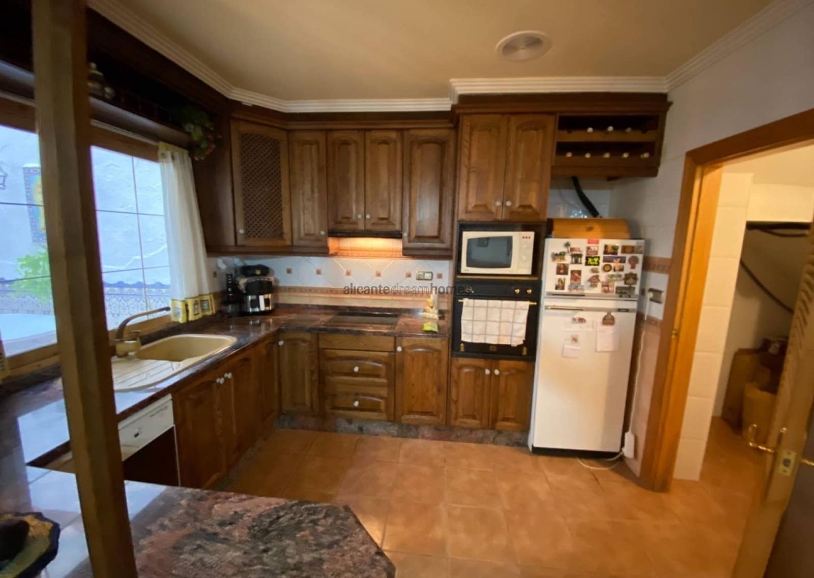 5 soveværelse Byhus til salg i Sax med garage - € 175.000 (Ref: 9554528)