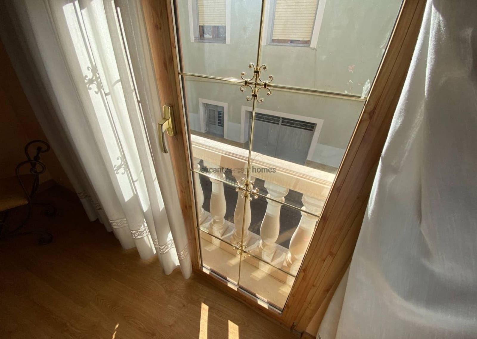 5 soveværelse Byhus til salg i Sax med garage - € 175.000 (Ref: 9554528)