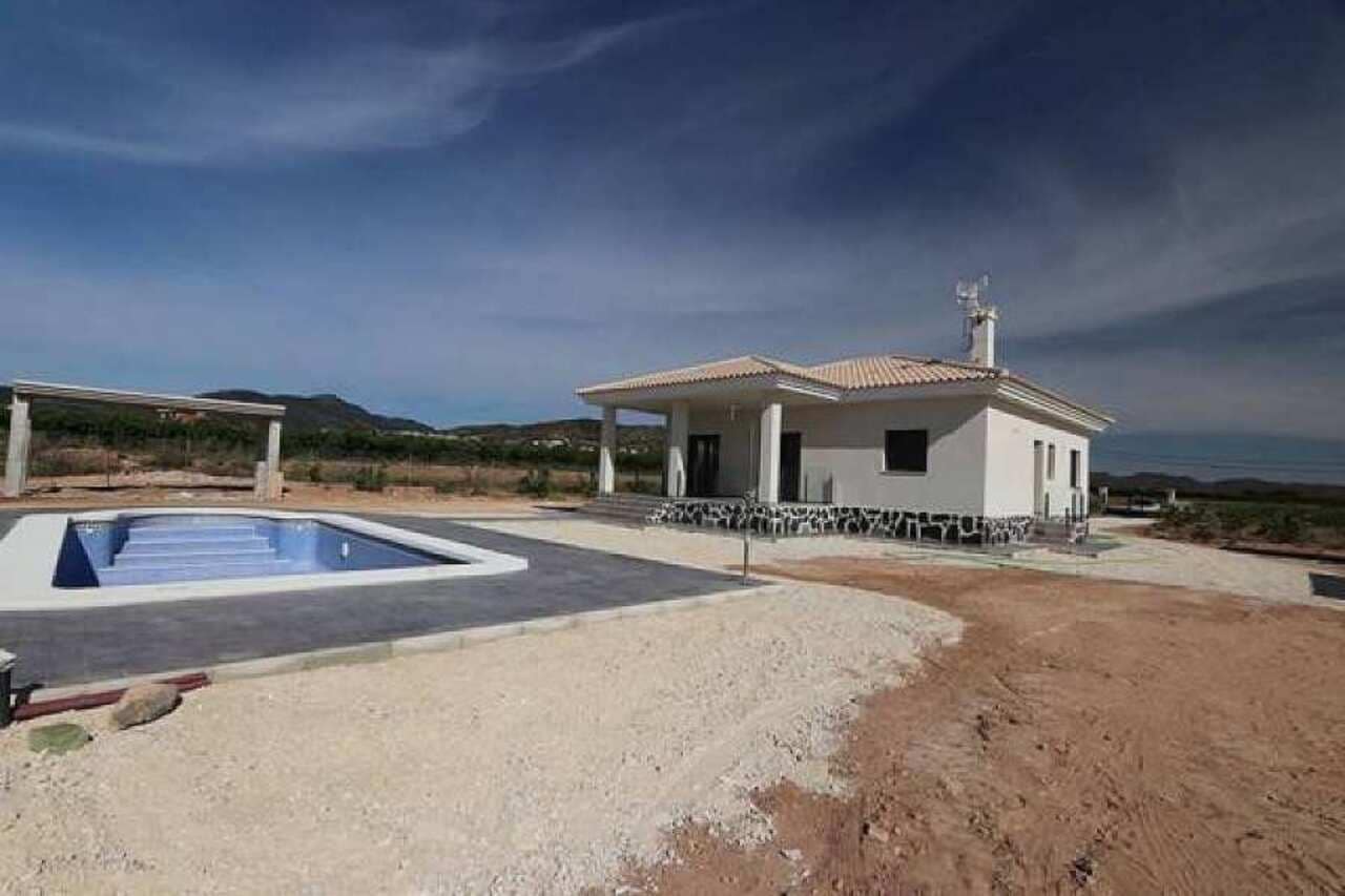 3 Zimmer Villa zu verkaufen in Pinoso mit Pool - 332.000 € (Ref: 9564273)
