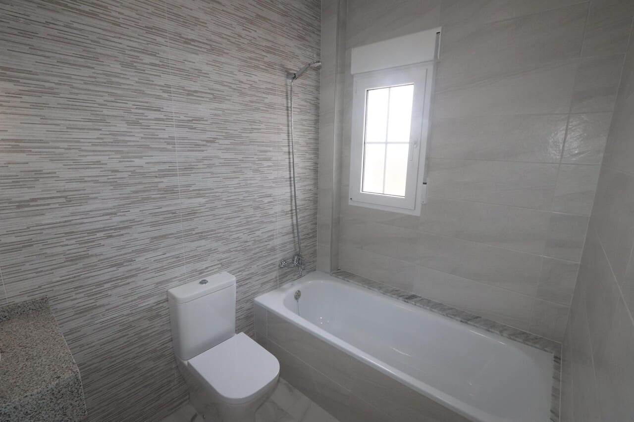 4 slaapkamer Villa te koop in Pinoso met zwembad - € 423.000 (Ref: 9564276)