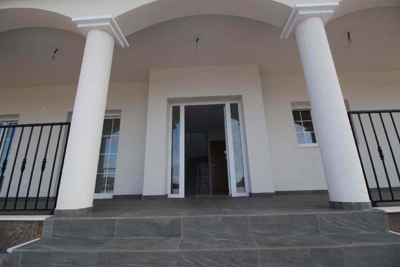 4 makuuhuone Huvila myytävänä paikassa Pinoso mukana uima-altaan - 449 000 € (Ref: 9564277)