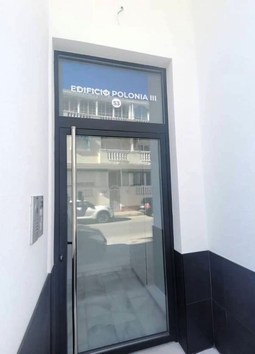 1 soveværelse Lejlighed til salg i Torrevieja med swimmingpool - € 219.000 (Ref: 9564283)