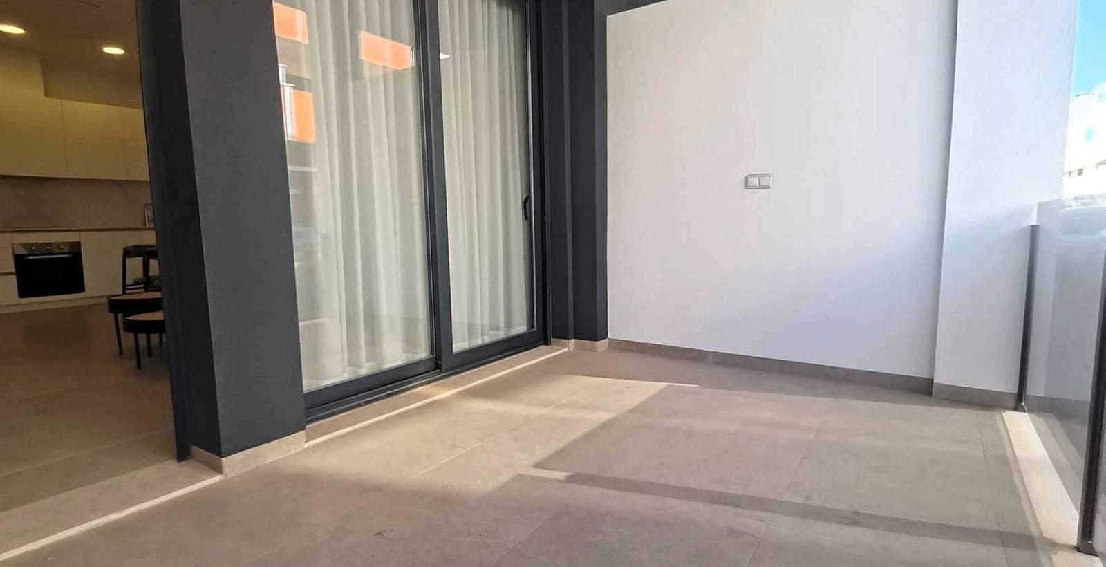 2 makuuhuone Huoneisto myytävänä paikassa Torrevieja mukana uima-altaan - 249 000 € (Ref: 9567973)